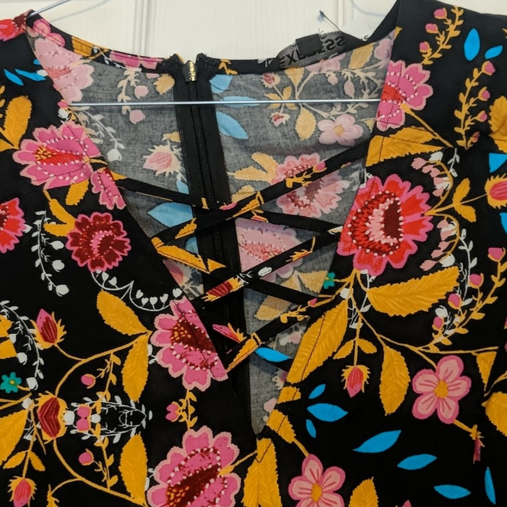 Romper - Picture 2 of 4